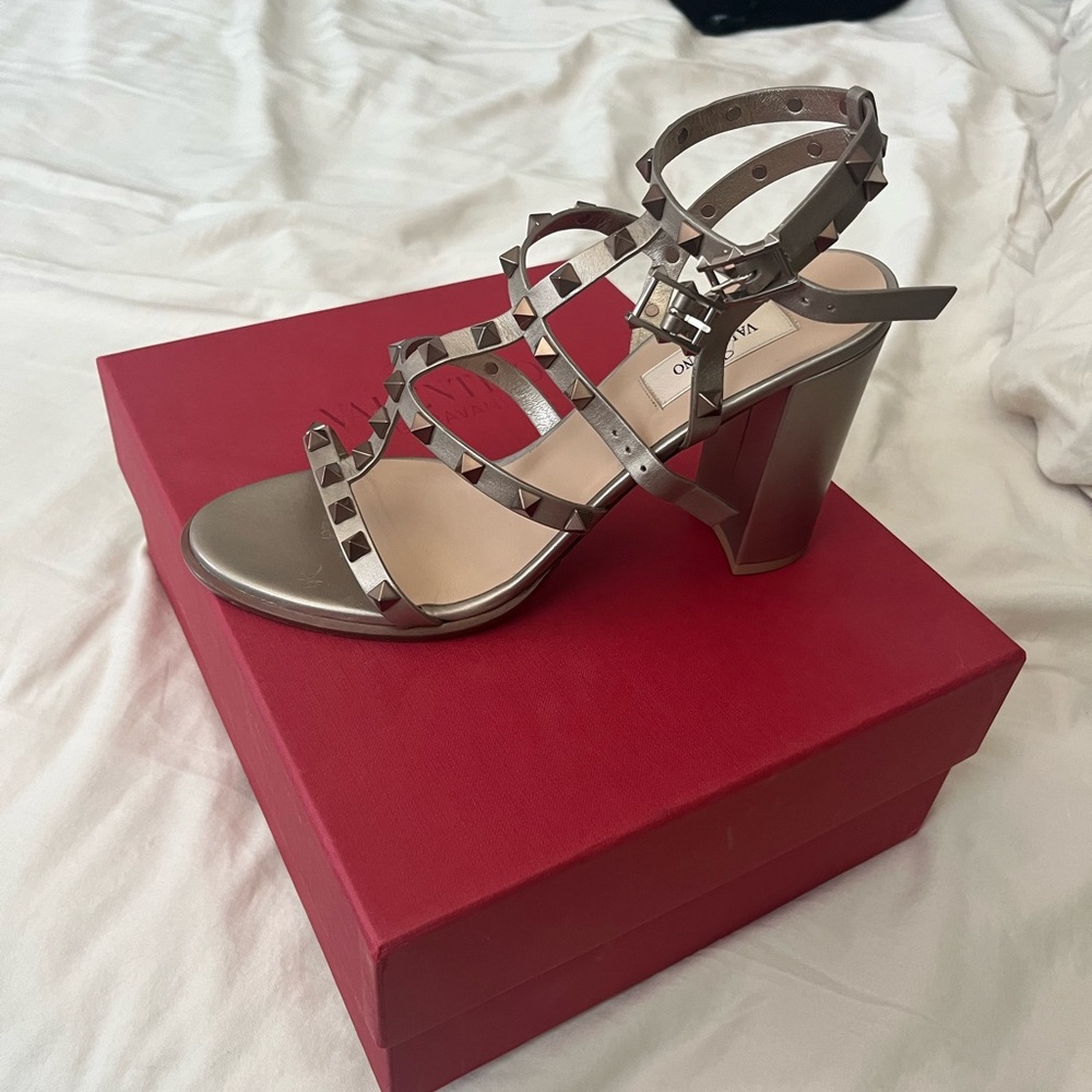 Valentino Garavani - woman’s rockstud high block heel sandals